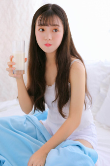 美女100%露全身